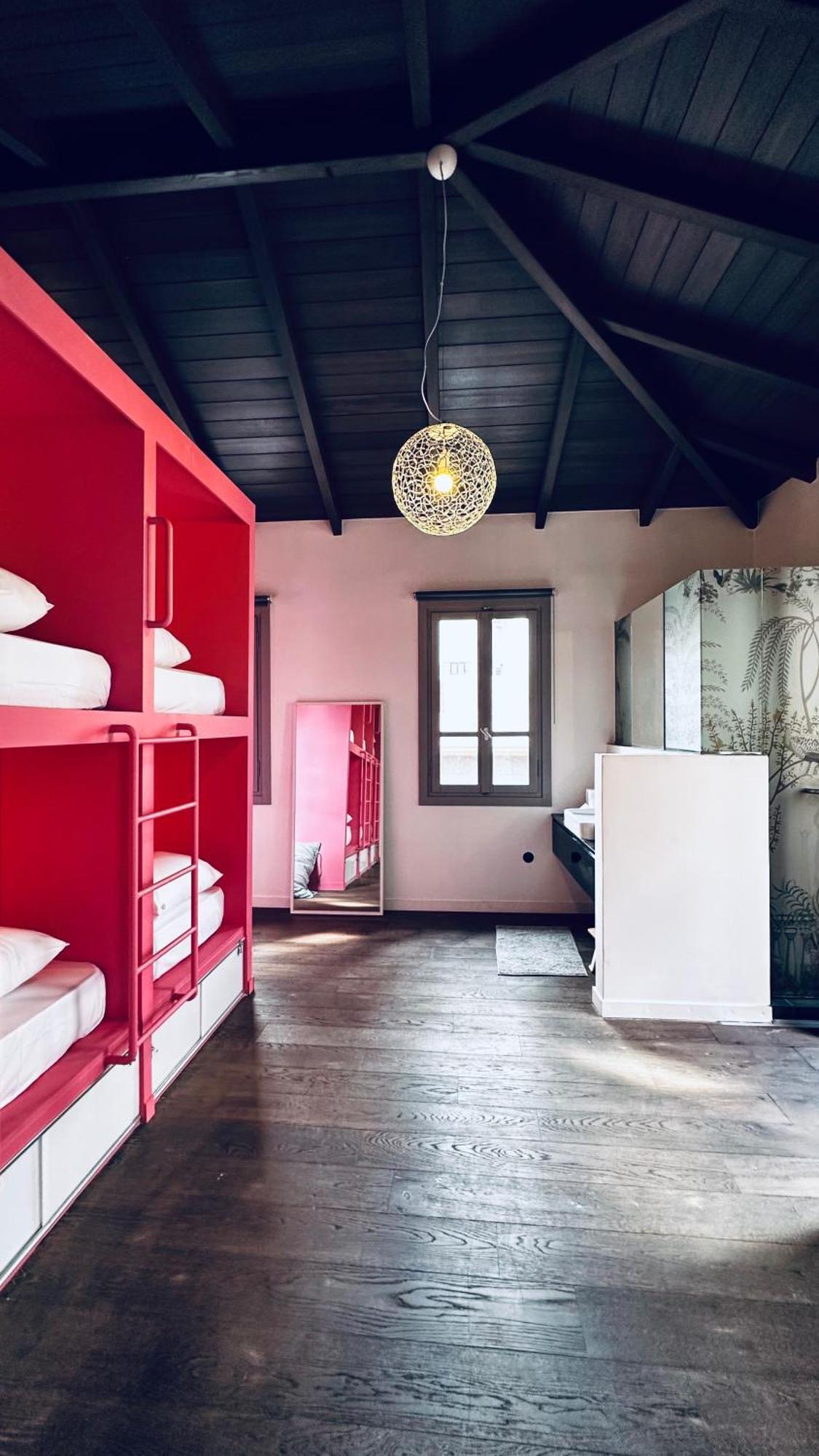 Pink Mango Hostel Athens Exterior photo